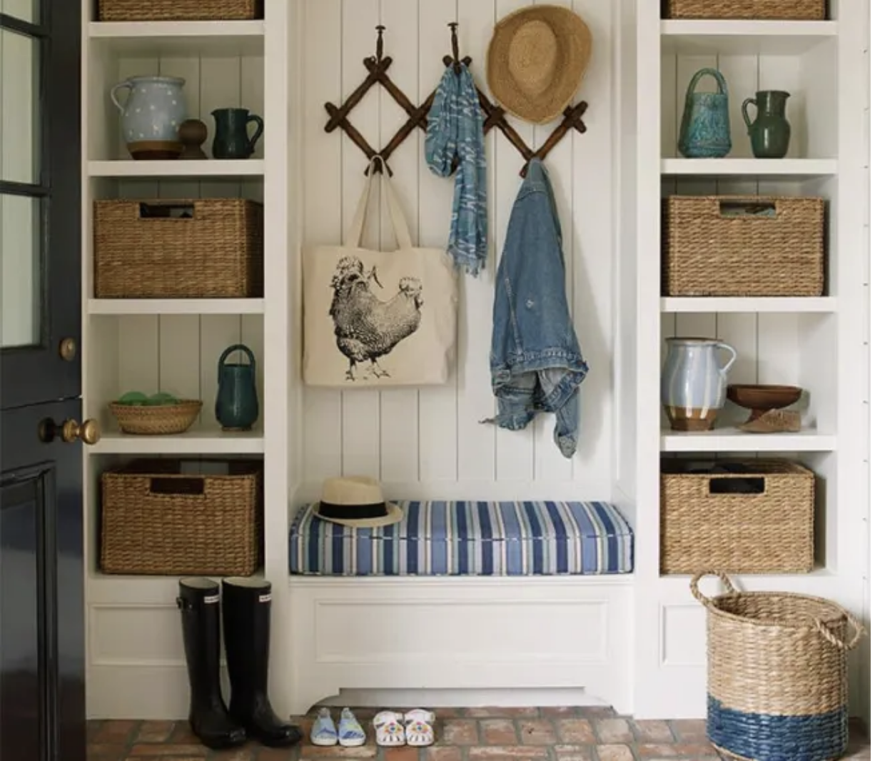 4 Easy Tips to Organize Your Home's Entryway